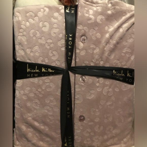 Nicole Miller New York plush mauve notch collar 2pc loungewear pajama set size M - Picture 9 of 13